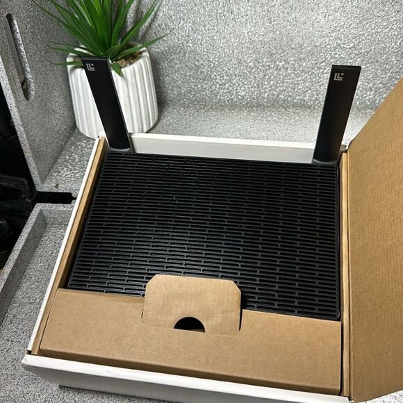 Linksys Hydra 6 Mesh WiFi 6 Router - MR20EC-AMZ - Dual-Band WiFi Router - Picture 6 of 13